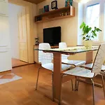 Dimora With Free Parking Apartment