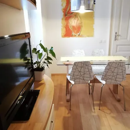 Apartment Dimora With Free Parking